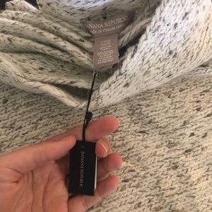 Banana Republic oatmeal scarf.